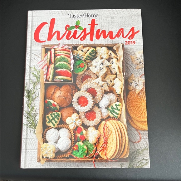 Taste of Home Christmas 2019 Festive Cookbook - Picture 1 of 4